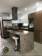Realizamos todo tipo de muebles en madera.