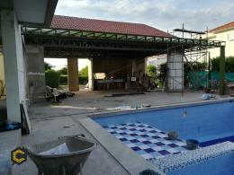 Pérgola metálica en policarbonato o vidrio