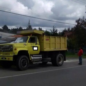 se vende o cambia volqueta