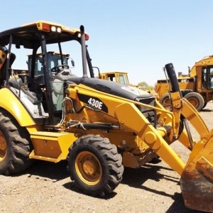 SE VENDE MAQUINARIA AMARILLA 