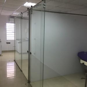 Carpintería en aluminio, vidrio y acero inox.