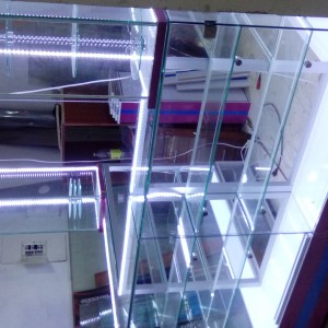 Vitrinas  muebles cocinas y mucho más 