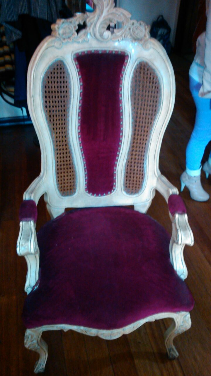 ECK MUEBLES.