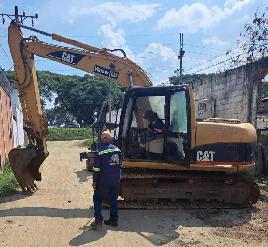 Excavadora CAT 312C / 2.001