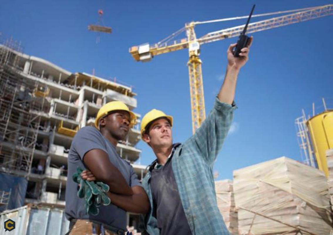 Se requiere Ingeniero Civil o Arquitecto para el cargo de Residente de Obra