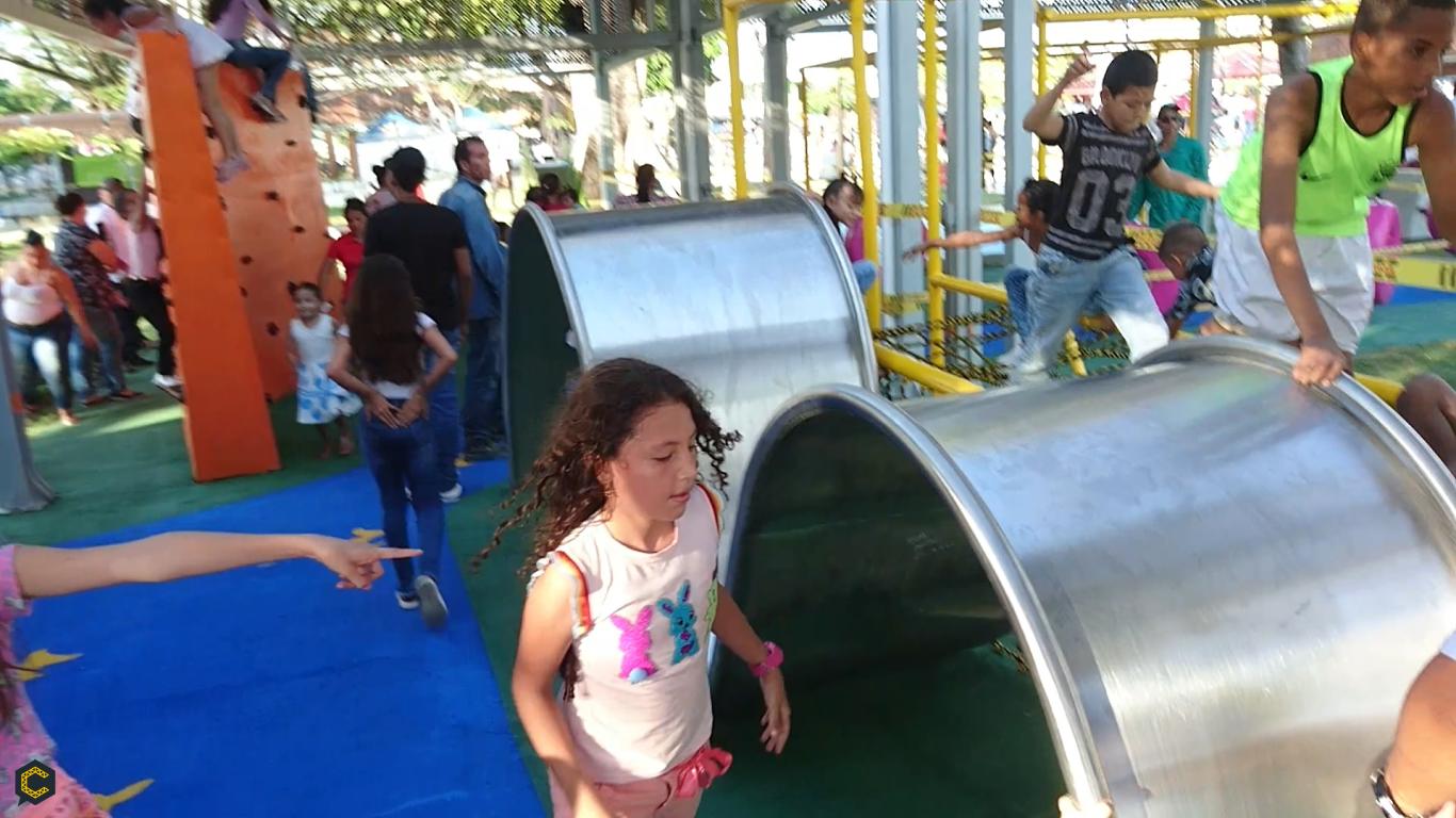 Pisos de caucho en llanta reciclada y parques tematicos infantiles